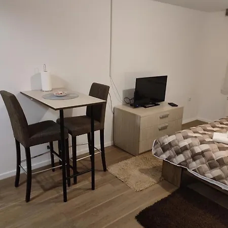 Elena Апартаменты *